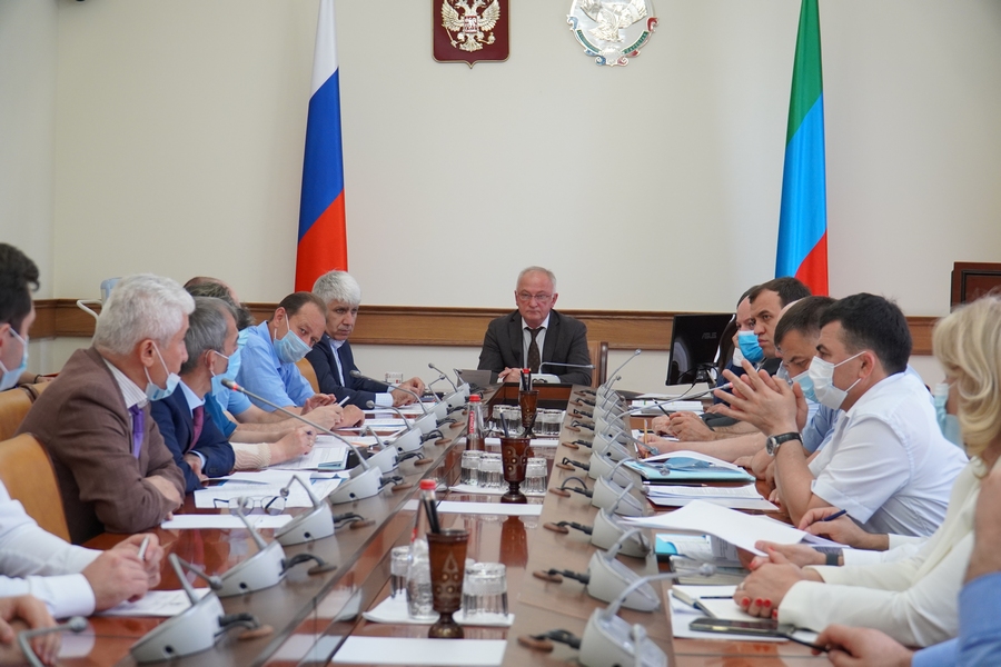 Абдулпатах Амирханов напомнил региональным министрам о персональной ответственности за реализацию нацпроектов